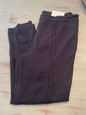 Soft Surroundings women’s PL (14-16) straight ankle pant with ruffle - Brand new